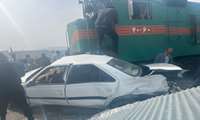 برخورد پژو پارس با قطار یک مصدوم بر جای گذاشت